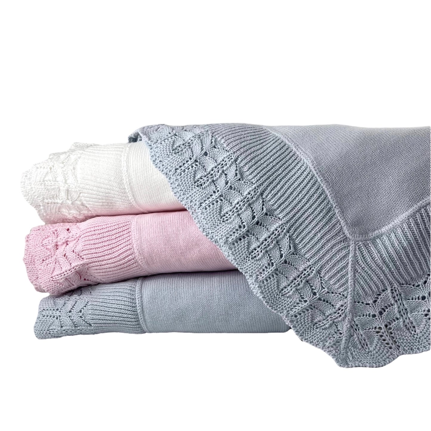 Knitted Blanket with Ruffle Edge